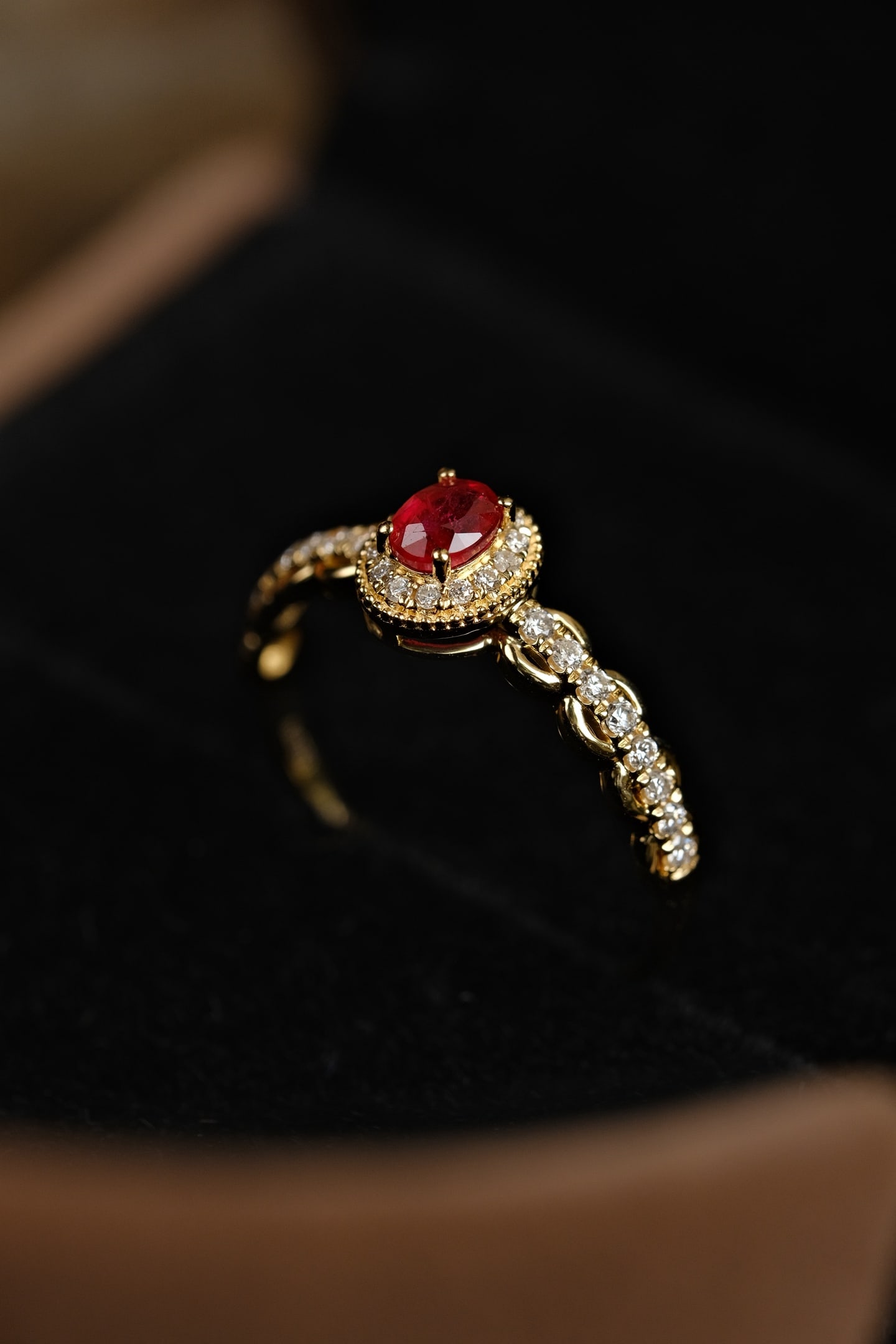 18K Gold Natural Ruby Ring - 4
