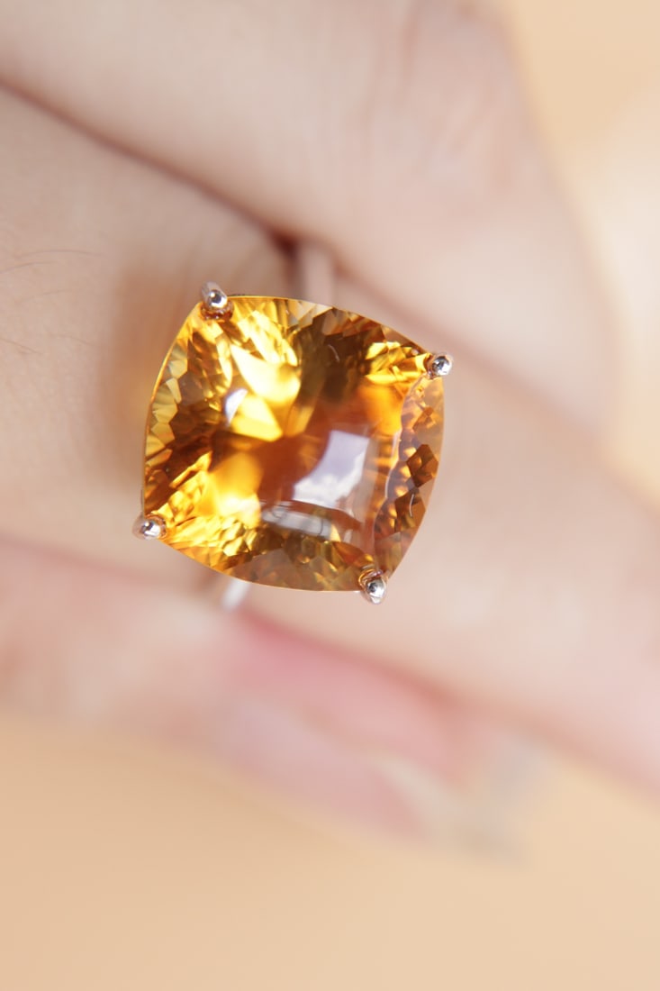 18K Gold Citrine Ring - 2