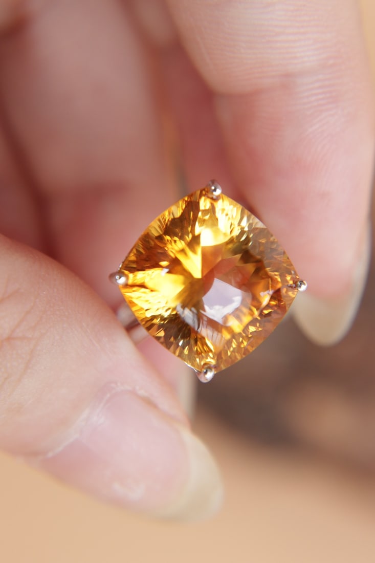 18K Gold Citrine Ring - 6