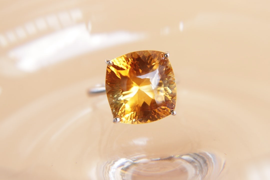 18K Gold Citrine Ring - 7