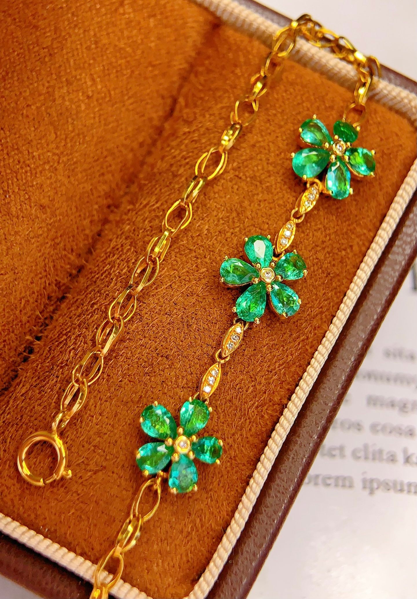 18K Gold Natural Emerald Bracelet - 4