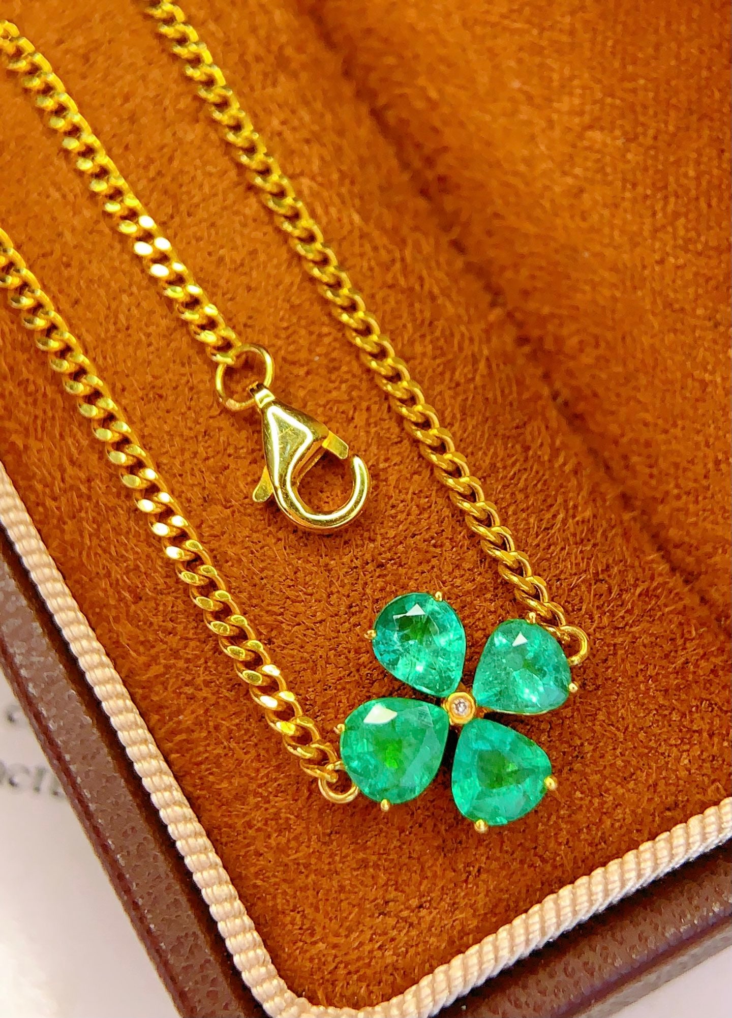 18K Gold Natural Emerald Bracelet - 3