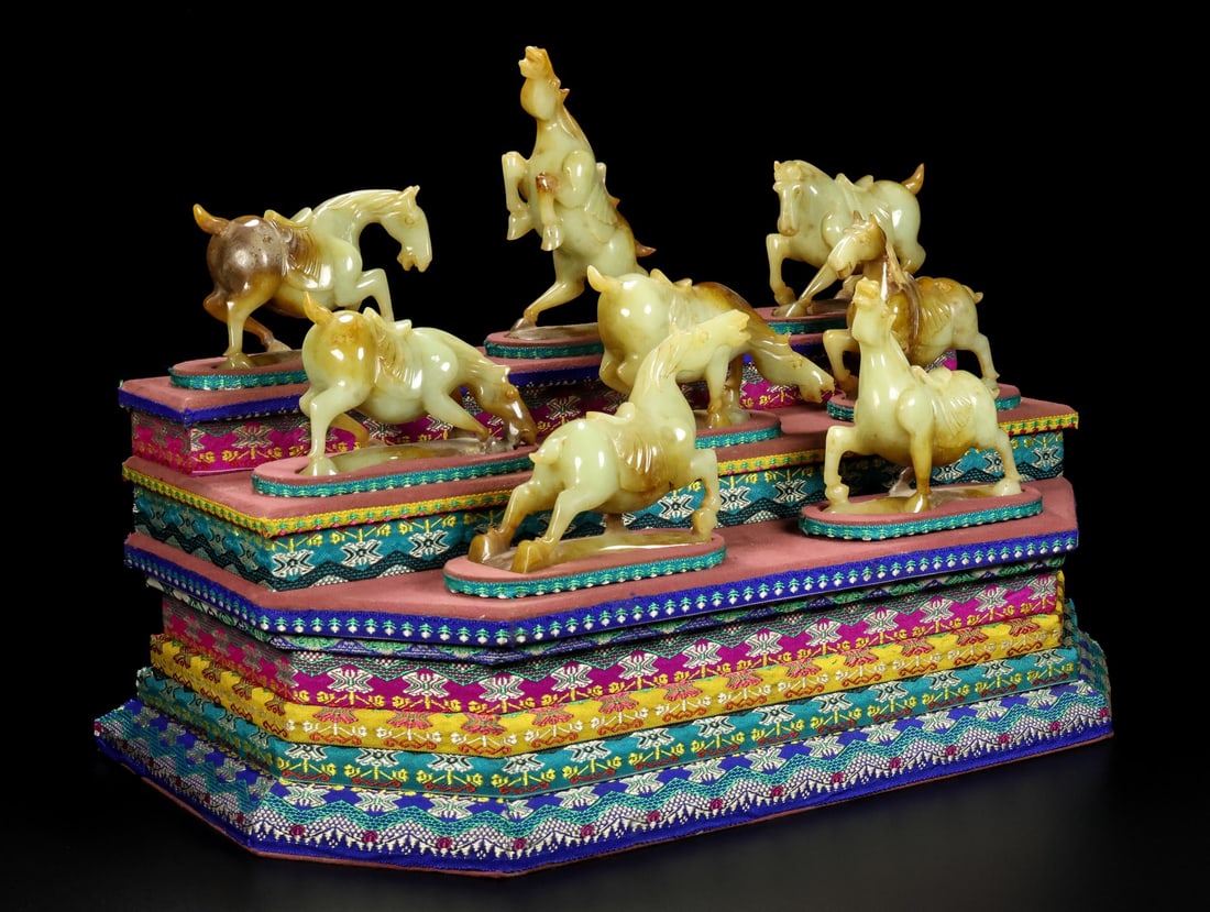 A Set Hetian Jade Hand-Carved Eight Horse Statue - 5