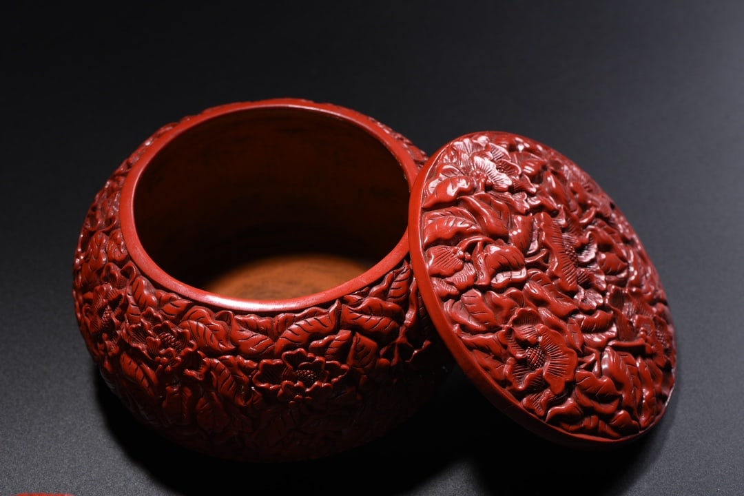 A Pair Red Lacquerware Weiqi Pot - 3