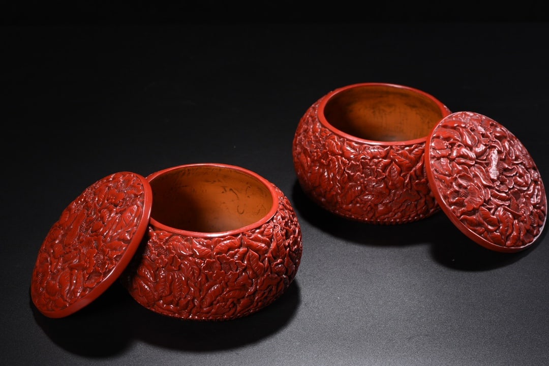 A Pair Red Lacquerware Weiqi Pot - 4
