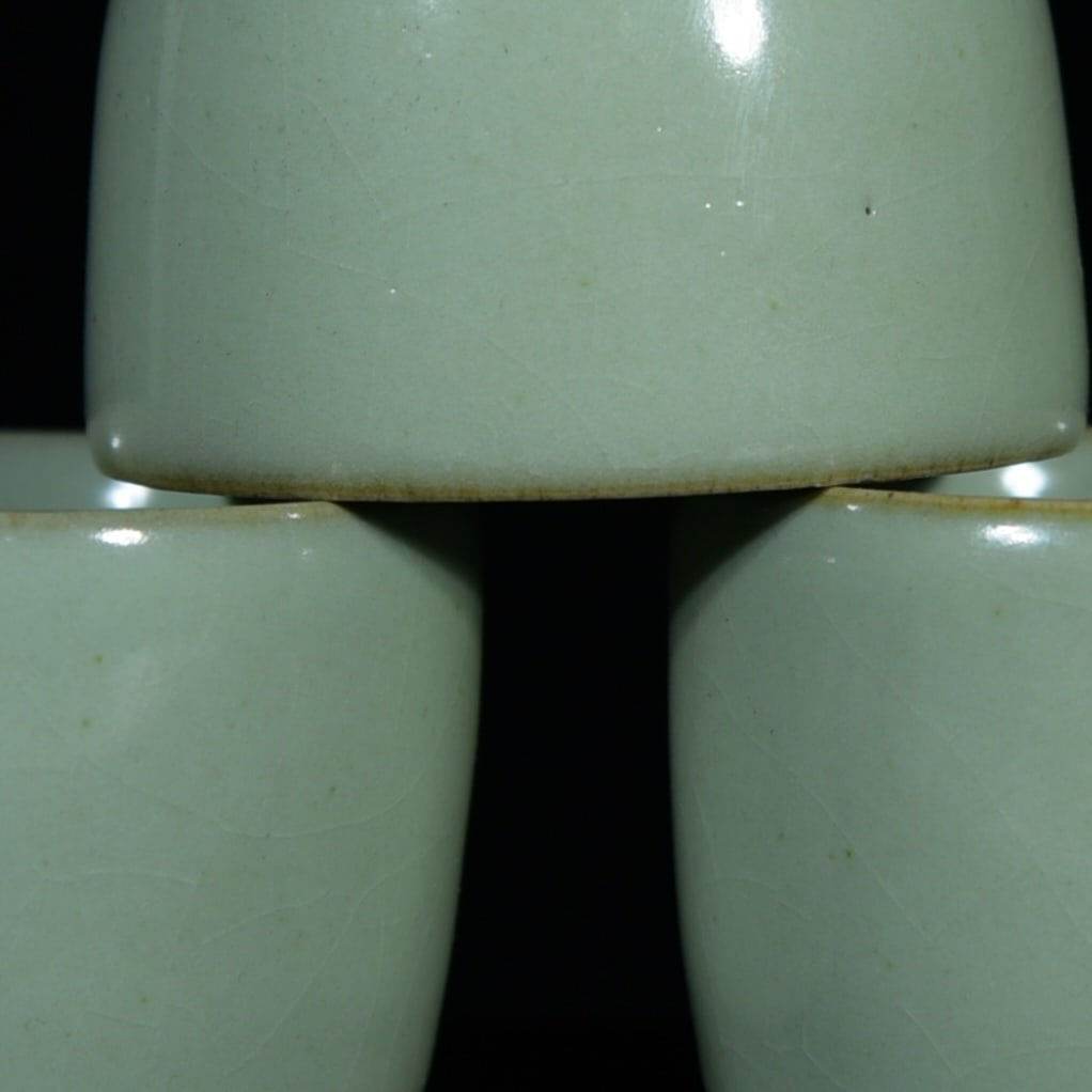Three Guan Kiln Qing Glaze Porcelain Cup - 5