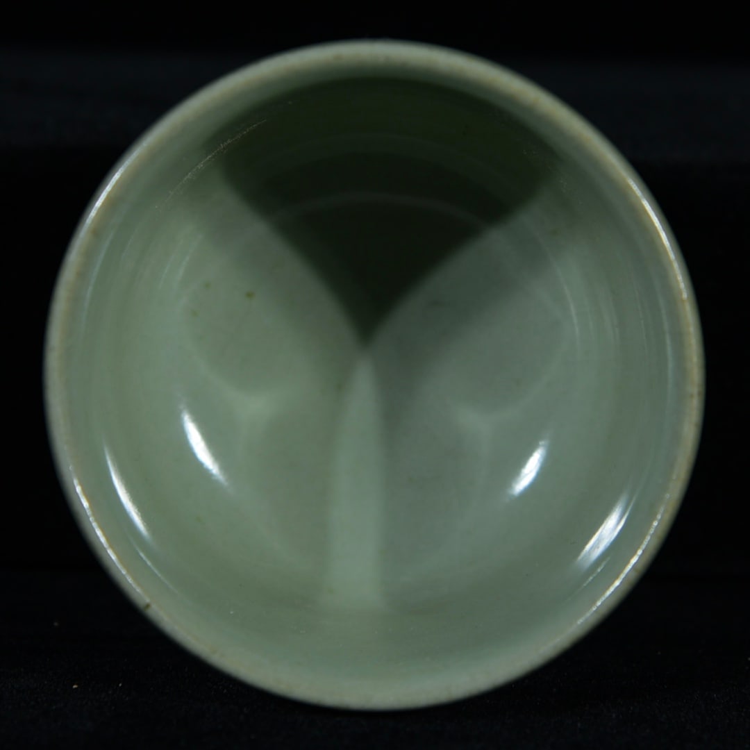 Three Guan Kiln Qing Glaze Porcelain Cup - 8