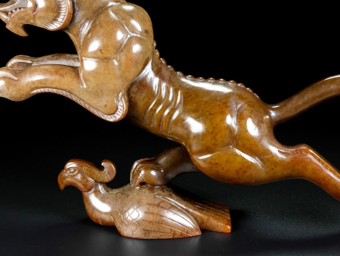 Old Chinese Hetian Jade Tiger Statue - 3