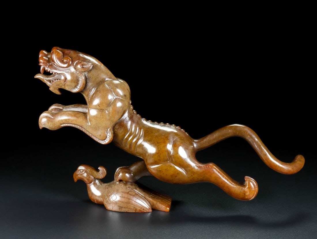 Old Chinese Hetian Jade Tiger Statue - 4