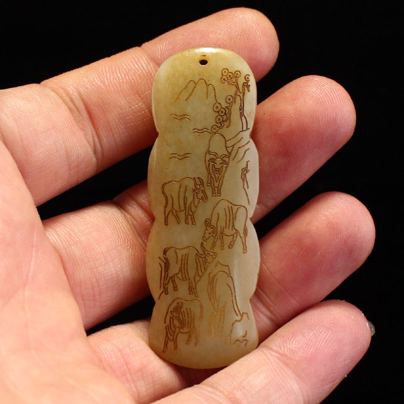 Hetian Jade Five Oxen Pendant - 3