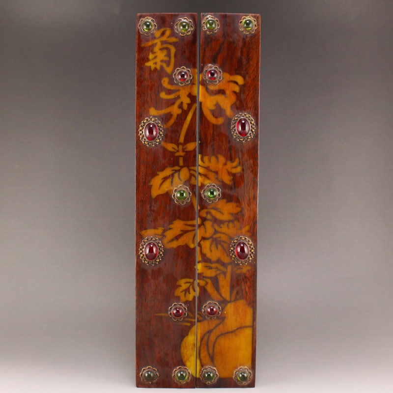 A Pair Wood Inlay Gem Paperweight: Title: A Pair Wood Inlay Gem Paperweight Origin: Chinese Date/Period: After1900 Materials: Wood Dimensions: 300x48x28(mm) 11.81x1.89x1.10(inches) Weight 2.21 lbs/1004g Reserve: $188.00 Shipping: