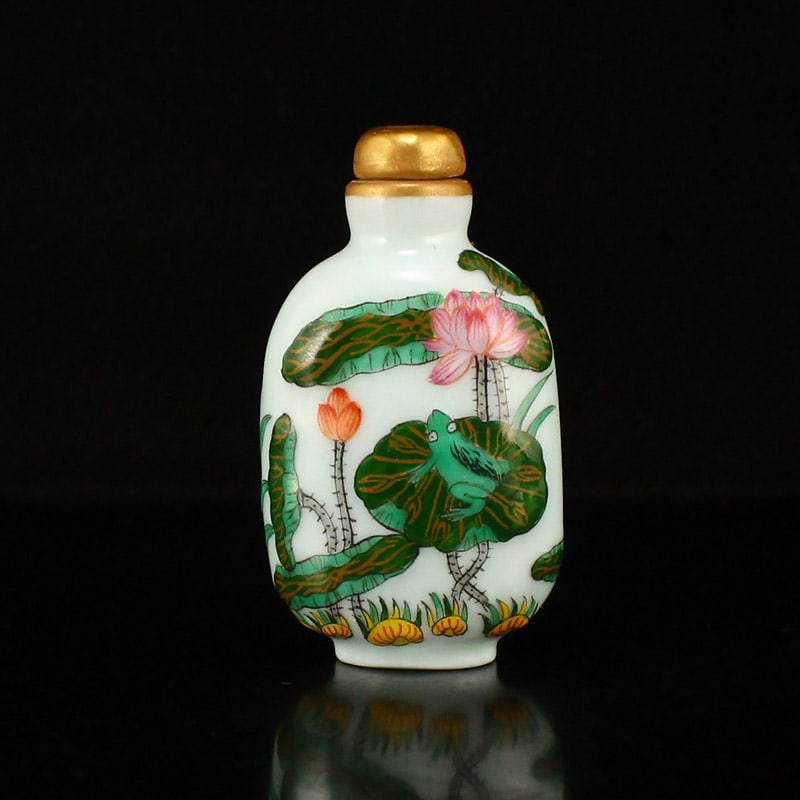 Famille Rose Porcelain Snuff Bottle - Lotus Frog: Title: Famille Rose Porcelain Snuff Bottle - Lotus Frog Origin: Chinese Date/Period: After1910 Materials: Porcelain Dimensions: 66x37x24(mm) 2.60x1.46x0.94(inches) Weight 0.08 lbs/36g Reserve: $60.00