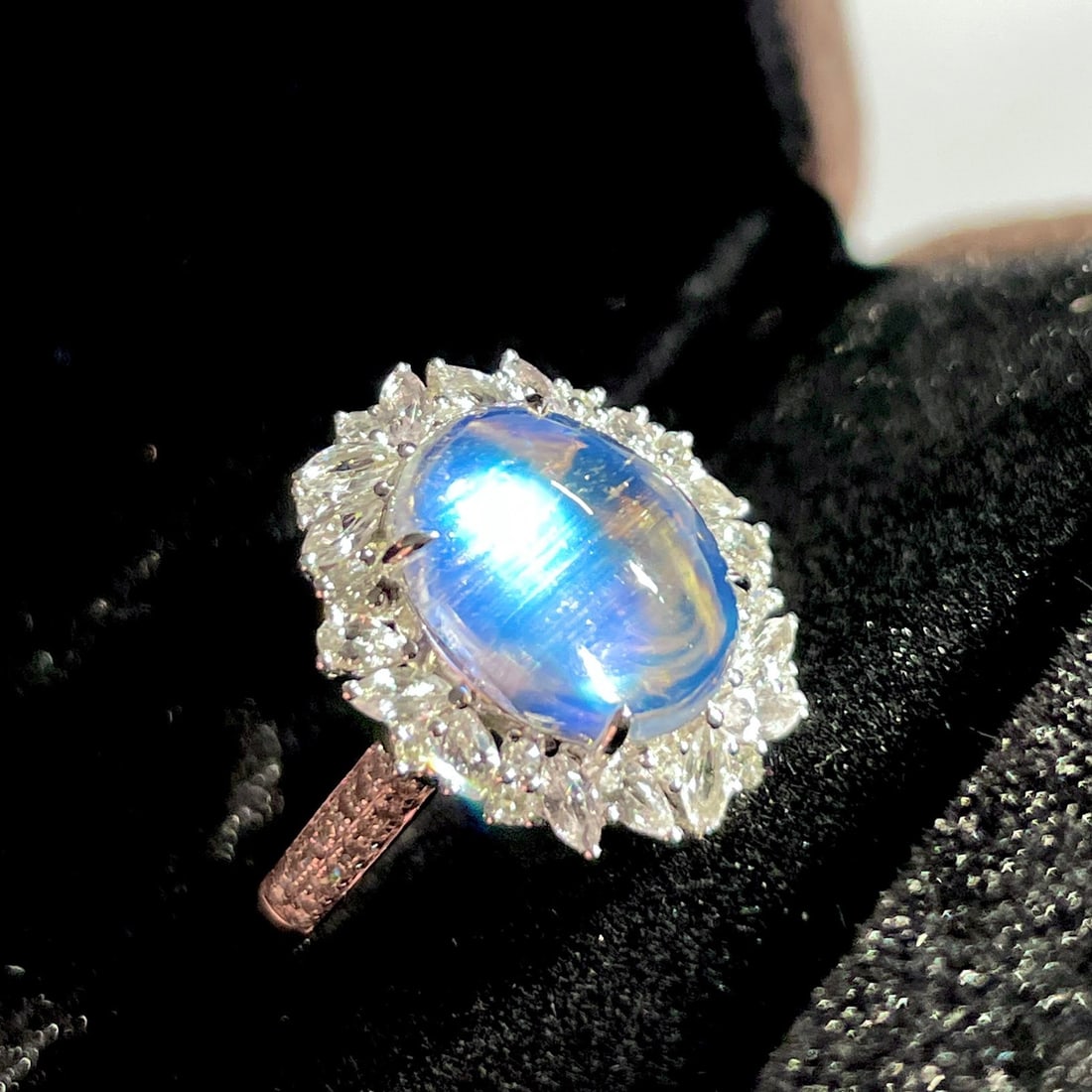 14K GOLD 3.01 CTW NATURAL MOONSTONE & DIAMOND RING - 8