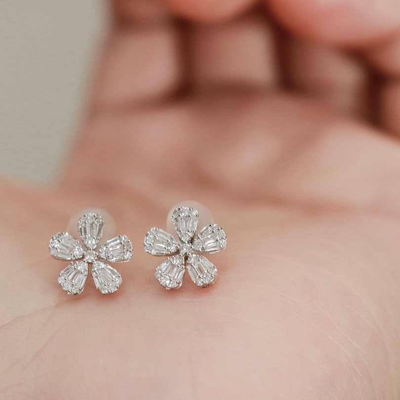14K GOLD 0.36 CT NATURAL H DIAMOND EARRINGS - 4