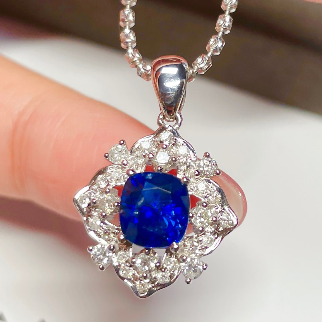 14K GOLD 2.43 CTW NATURAL SAPPHIRE & DIAMOND PENDANT - 2
