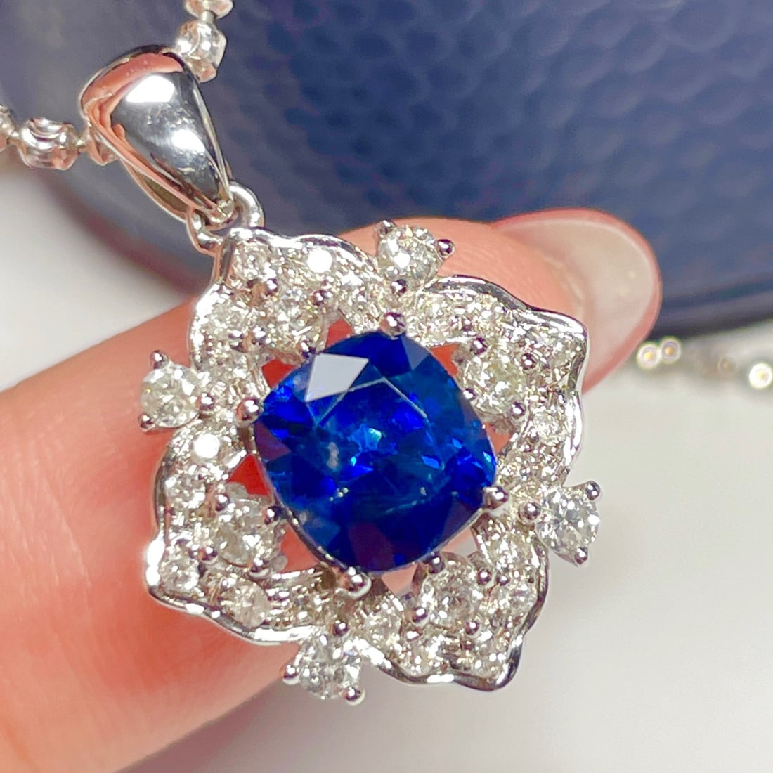 14K GOLD 2.43 CTW NATURAL SAPPHIRE & DIAMOND PENDANT - 7