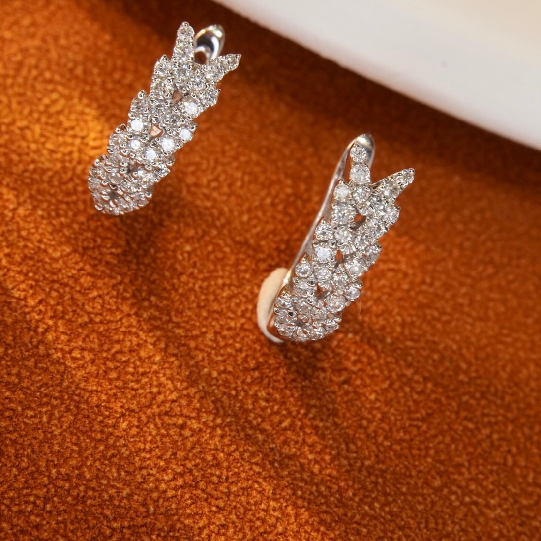 14K GOLD 0.28 CT NATURAL H DIAMOND EARRINGS: Title:14K GOLD 0.28 CT NATURAL H DIAMOND EARRINGS Description:Ref:230656174Gold Content:14K GoldMain Gemstone:DiamondShape:RoundCarat Weight:0.28ct Clarity Grade:VS2Color:HTreatment:NaturalCut Grade:G