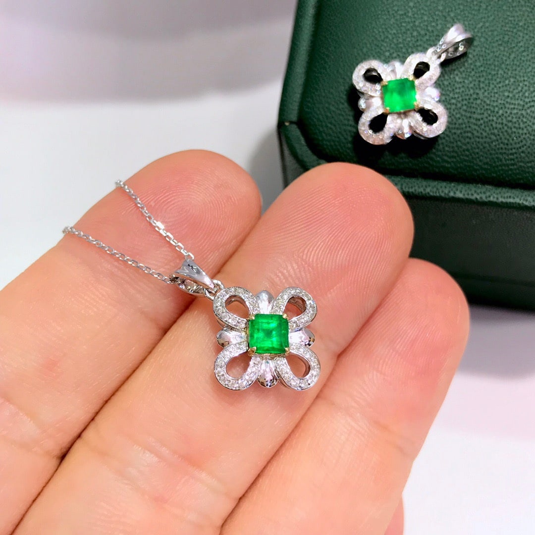 14K GOLD 0.39 CTW VIVID GREEN NATURAL EMERALD & DIAMOND PENDANT - 4
