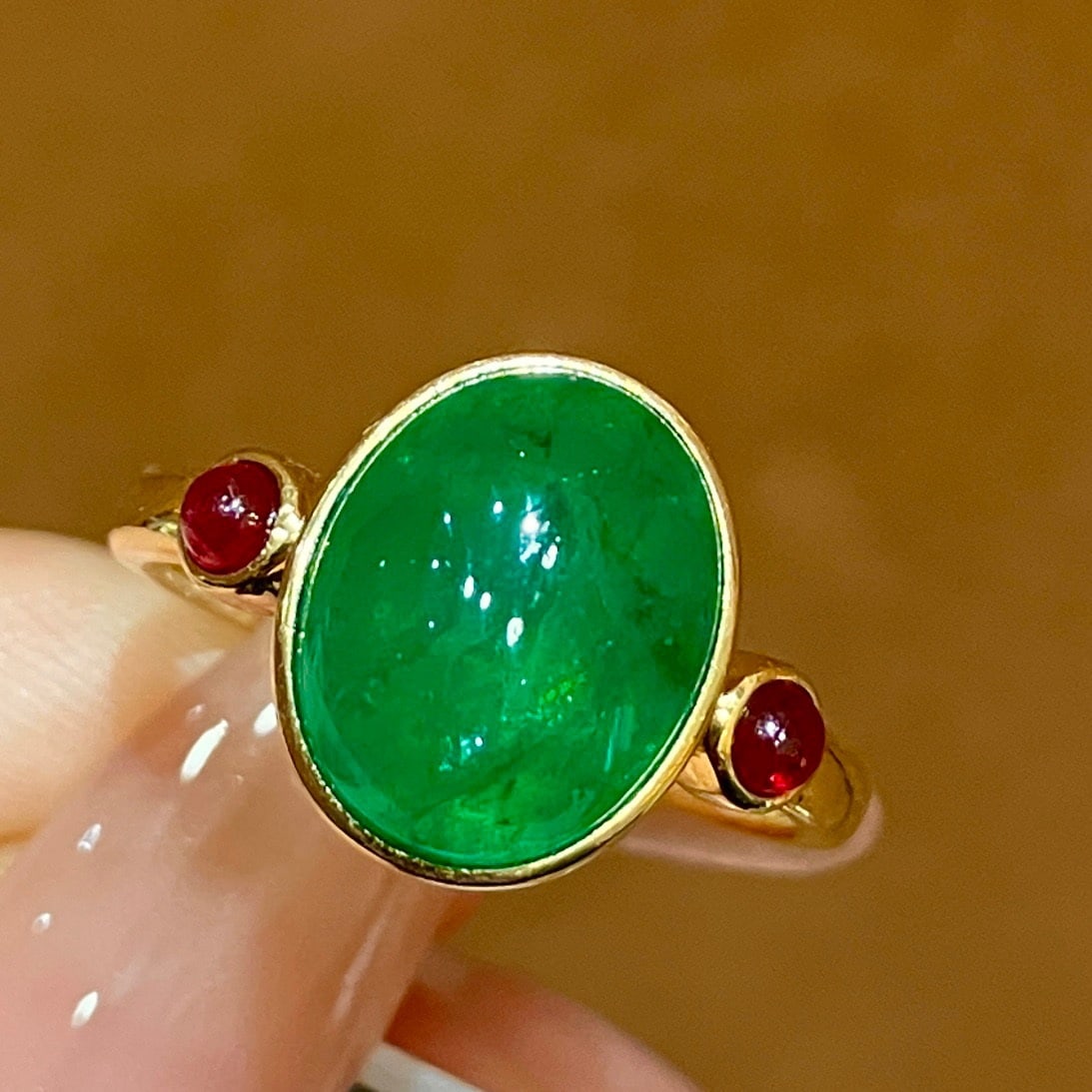 14K GOLD 4.5 CT VIVID GREEN NATURAL EMERALD & RUBY RING - 3