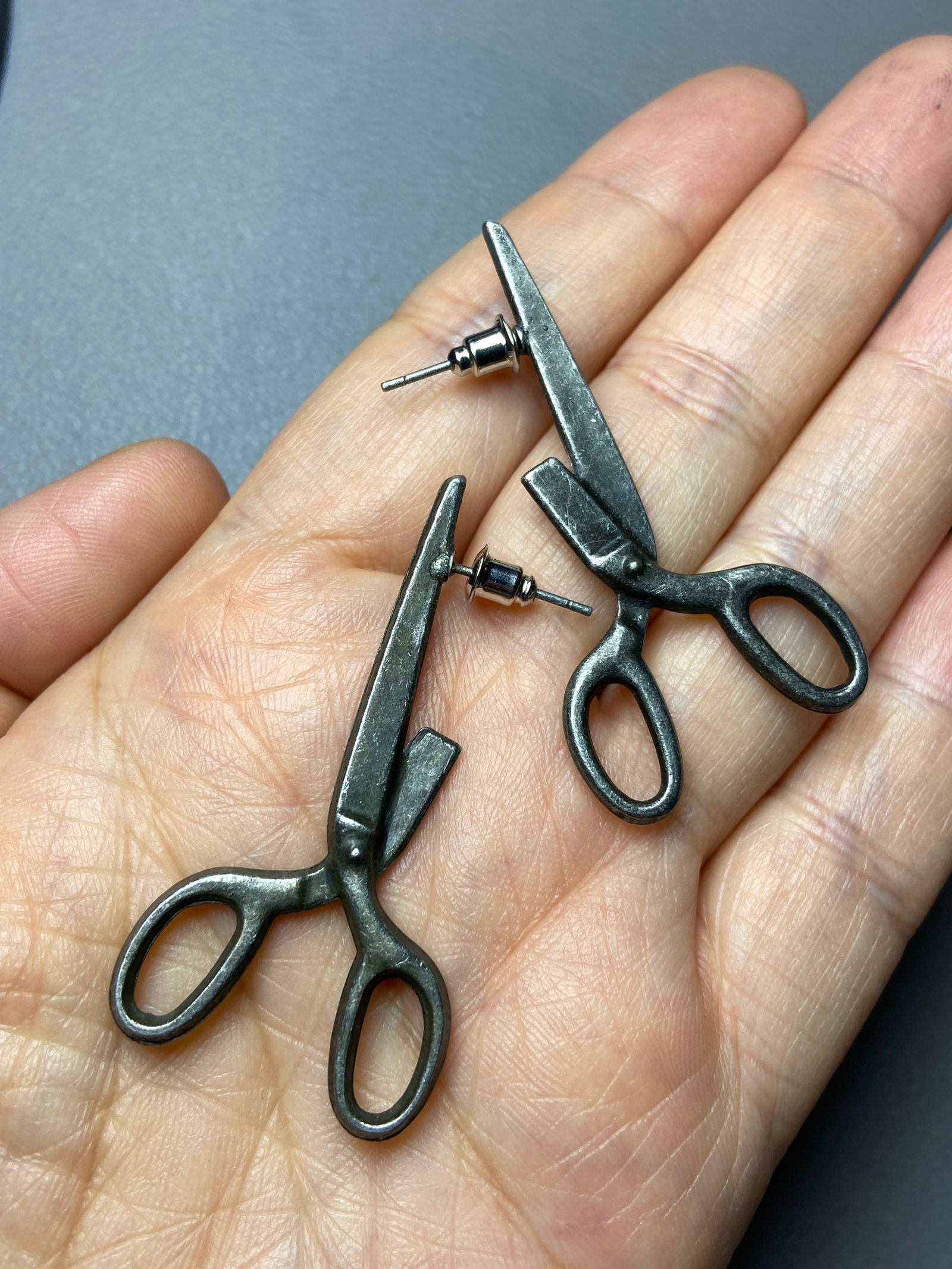 Gothic style punk retro scissors earrings - 4