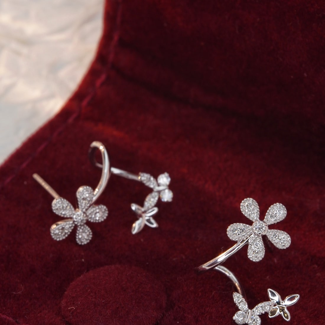14K GOLD 0.26 CT NATURAL H DIAMOND EARRINGS - 9