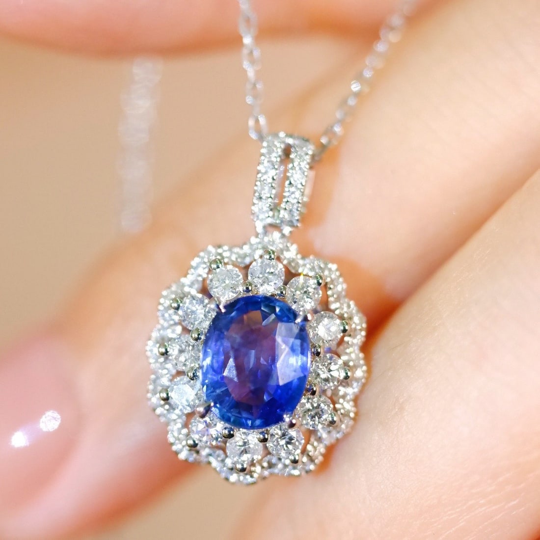 14K GOLD 1.81 CTW NATURAL SAPPHIRE & DIAMOND PENDANT: Title:14K GOLD 1.81 CTW NATURAL SAPPHIRE & DIAMOND PENDANT Description:Ref:230656144Gold Content:14K GoldMain Gemstone:SapphireNumber of stones:1Shape:OvalCarat Weight:1.29ct Color:Cornflower BlueTrea