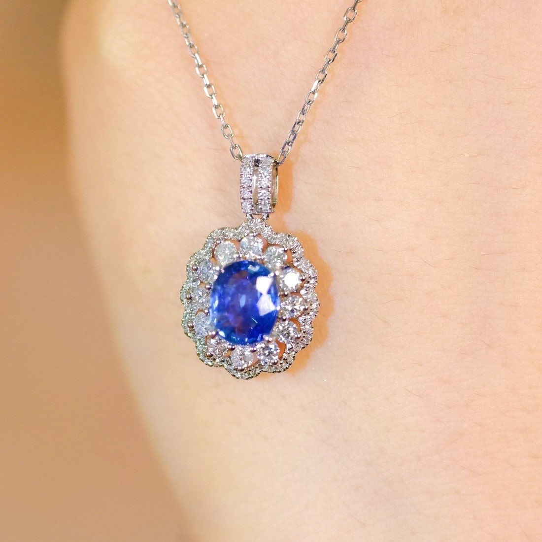 14K GOLD 1.81 CTW NATURAL SAPPHIRE & DIAMOND PENDANT - 3
