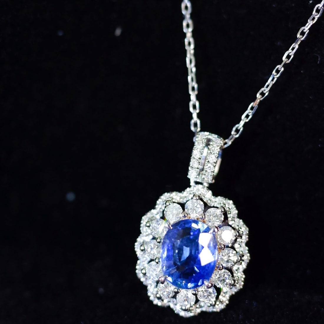 14K GOLD 1.81 CTW NATURAL SAPPHIRE & DIAMOND PENDANT - 8