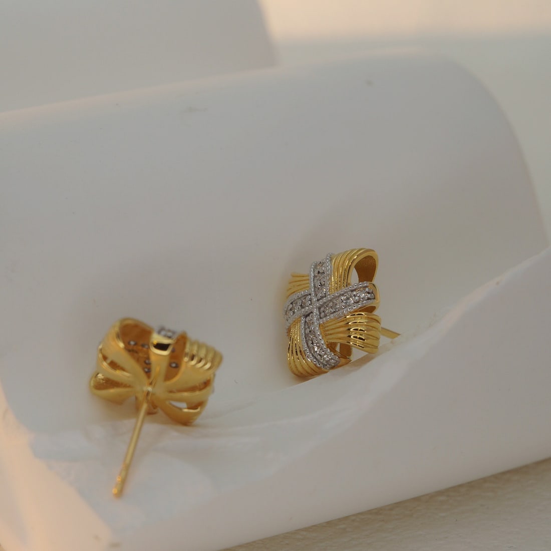 14K GOLD 0.20 CT NATURAL H DIAMOND EARRINGS - 6