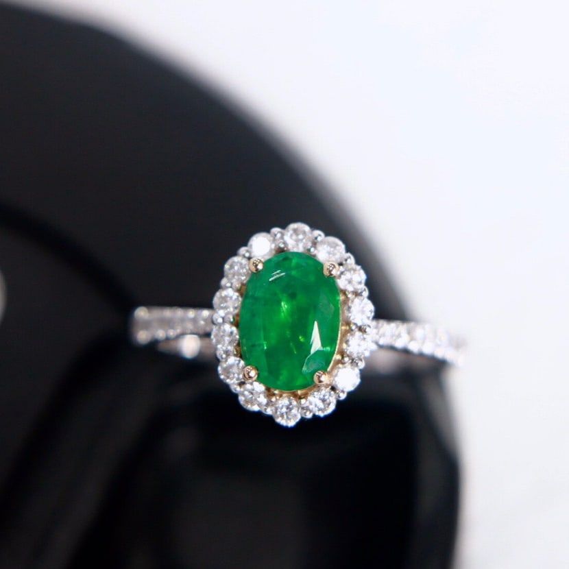 14K GOLD 1.59 CTW VIVID GREEN NATURAL EMERALD & DIAMOND RING - 2