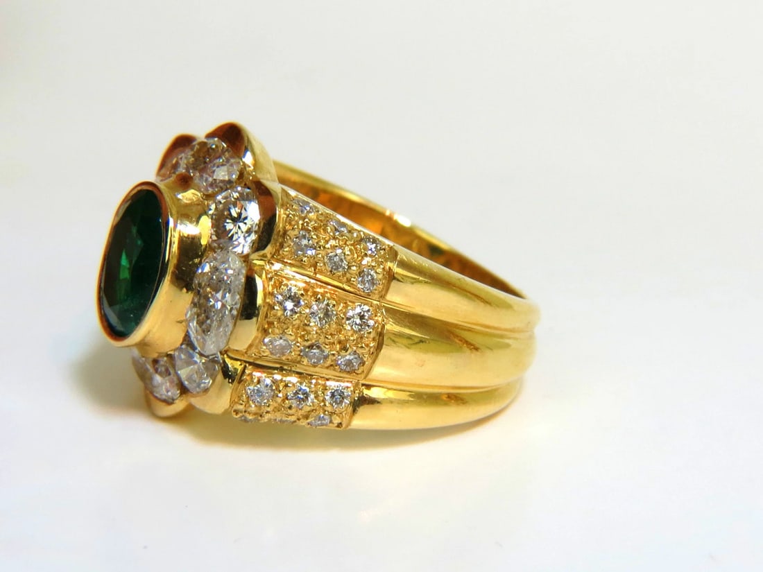 18KT GOLD 4.00CT NATURAL EMERALD DIAMOND RING** - 7
