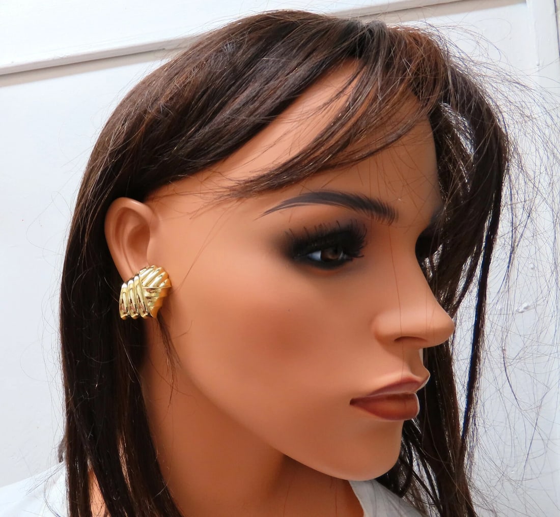 18kt Gold Clip earrings Shell Classic** - 9