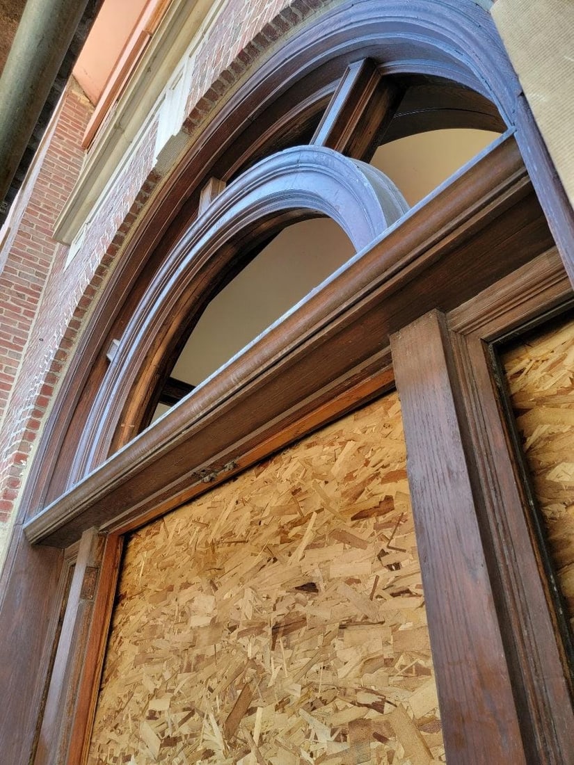 Antique Salvaged Double Oak Entryway Doors - 3