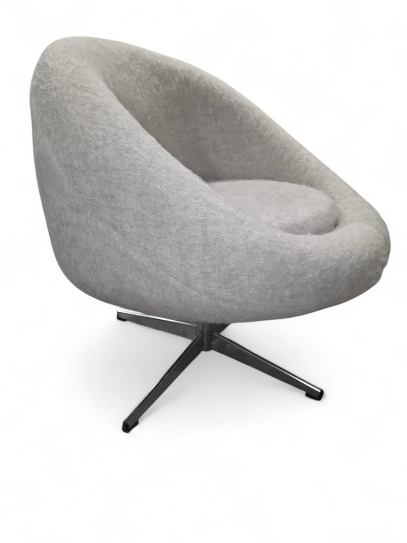 MCM Swivel Retro Tub Chair Newly Reupholstered - 5
