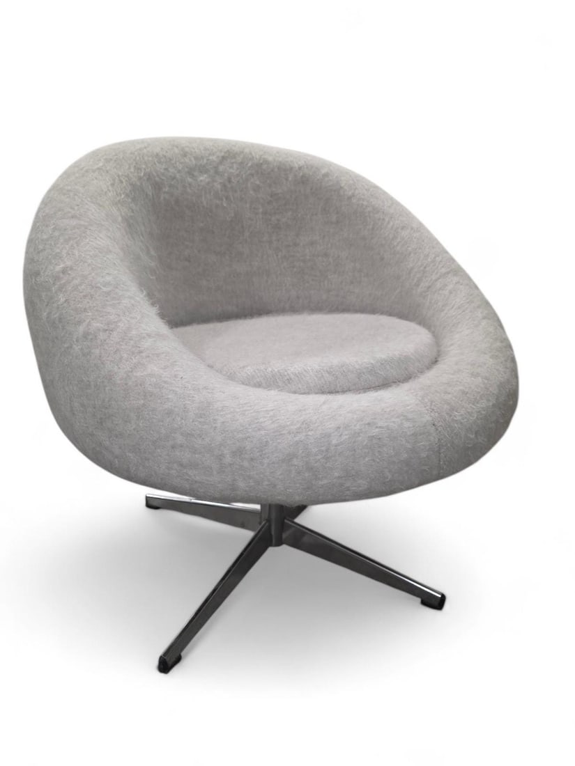MCM Swivel Retro Tub Chair Newly Reupholstered - 6