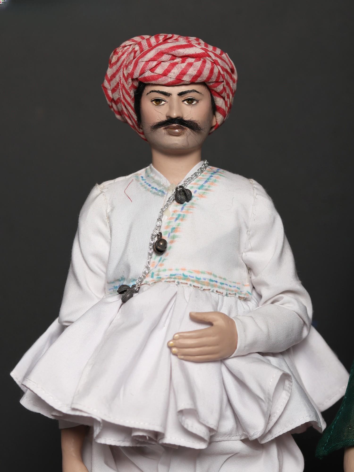 16" Married Couple from Gujarat | Traditional Handmade Dolls - 2