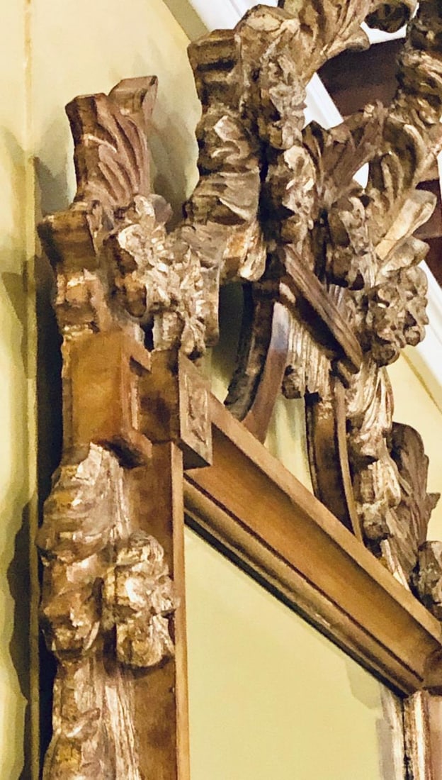 A Gilt Gold Italian Acanthus Leaf Carved Wall or Console Mirror - 7