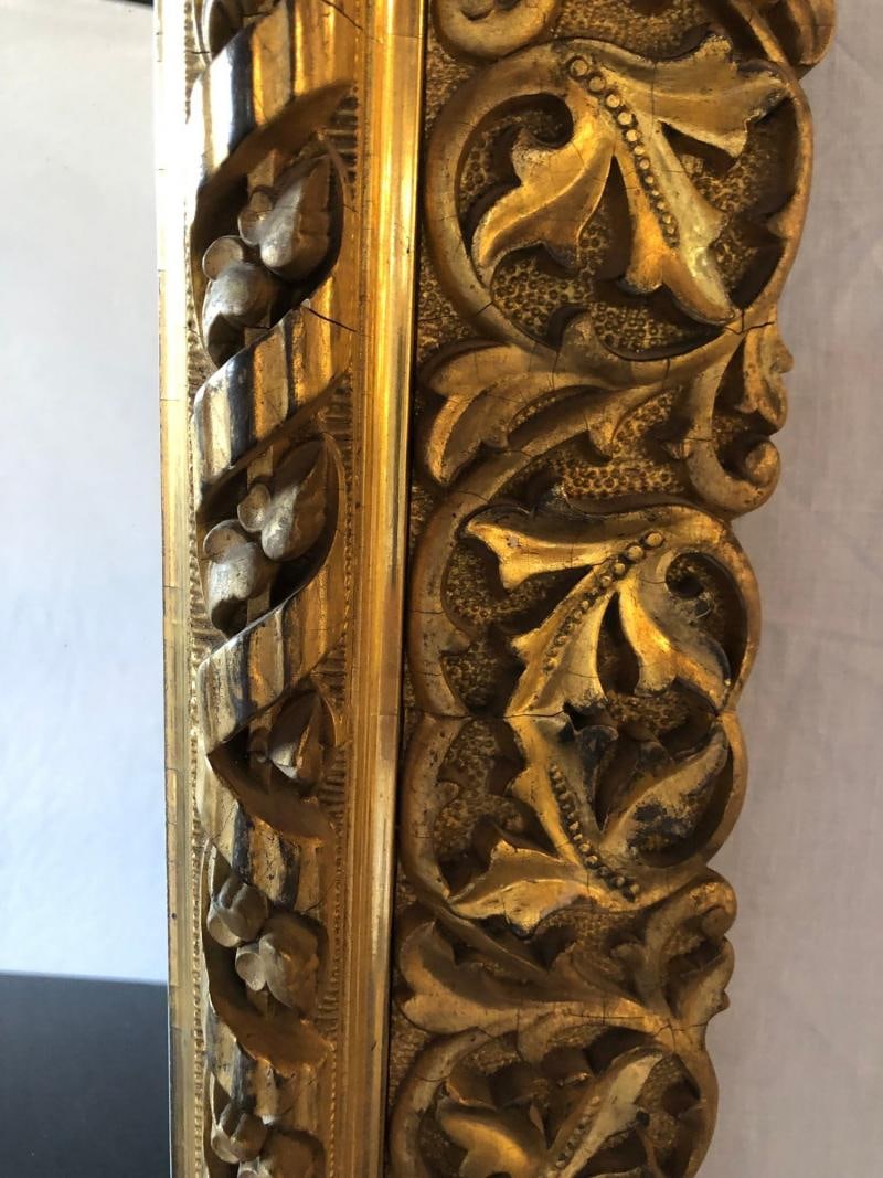Antique 19th Century Fine Giltwood Mirror with Leaf Vine and Floral Carvings - 7