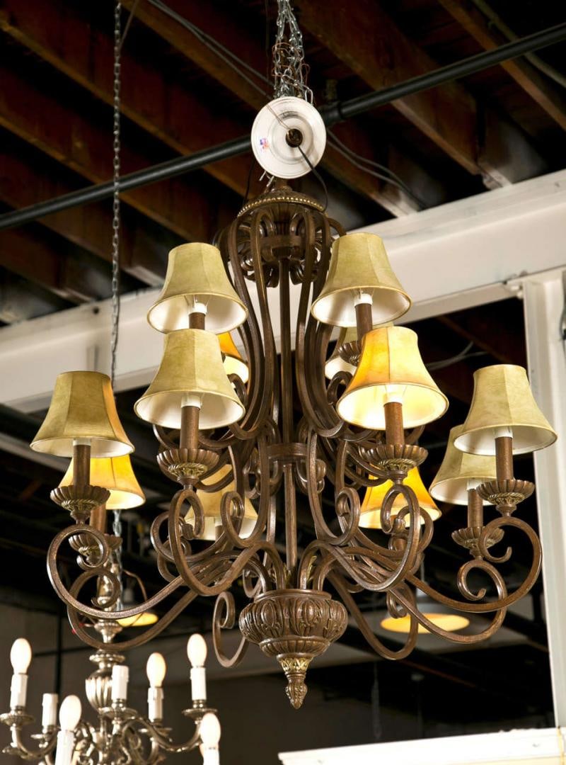 Iron Twelve-Light Chandelier - 2