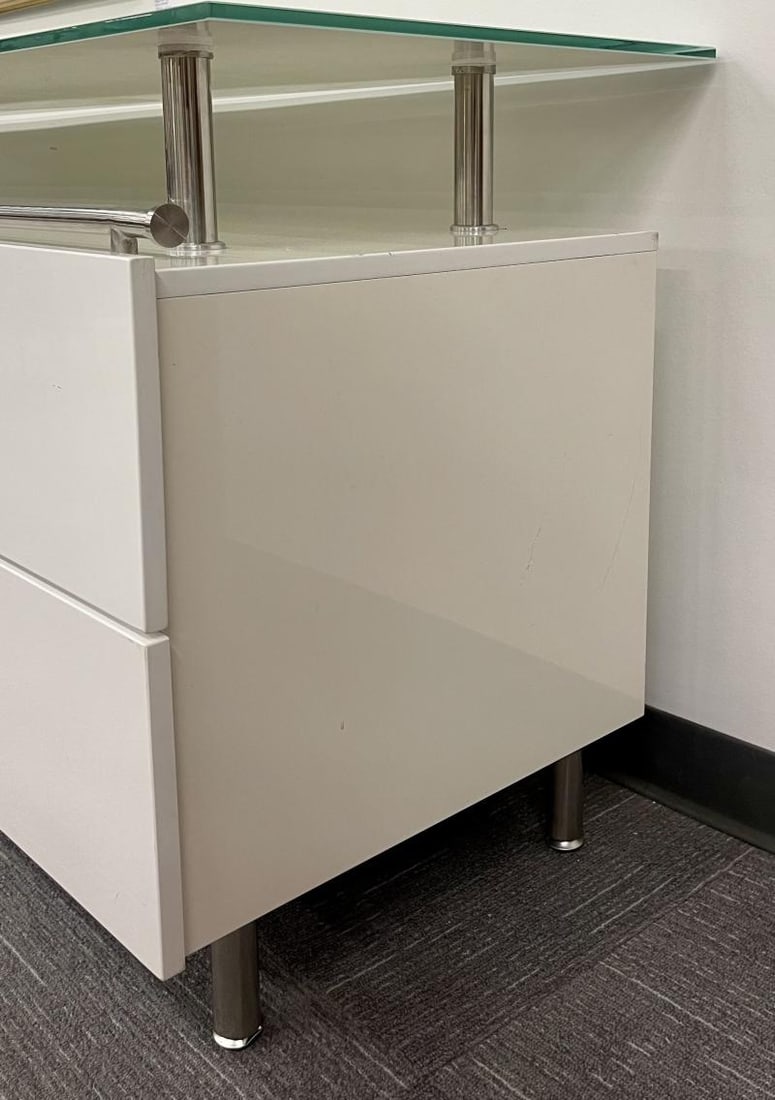 Mid Century Modern White Lacquered and Glass Console, Dresser or Sideboard - 10