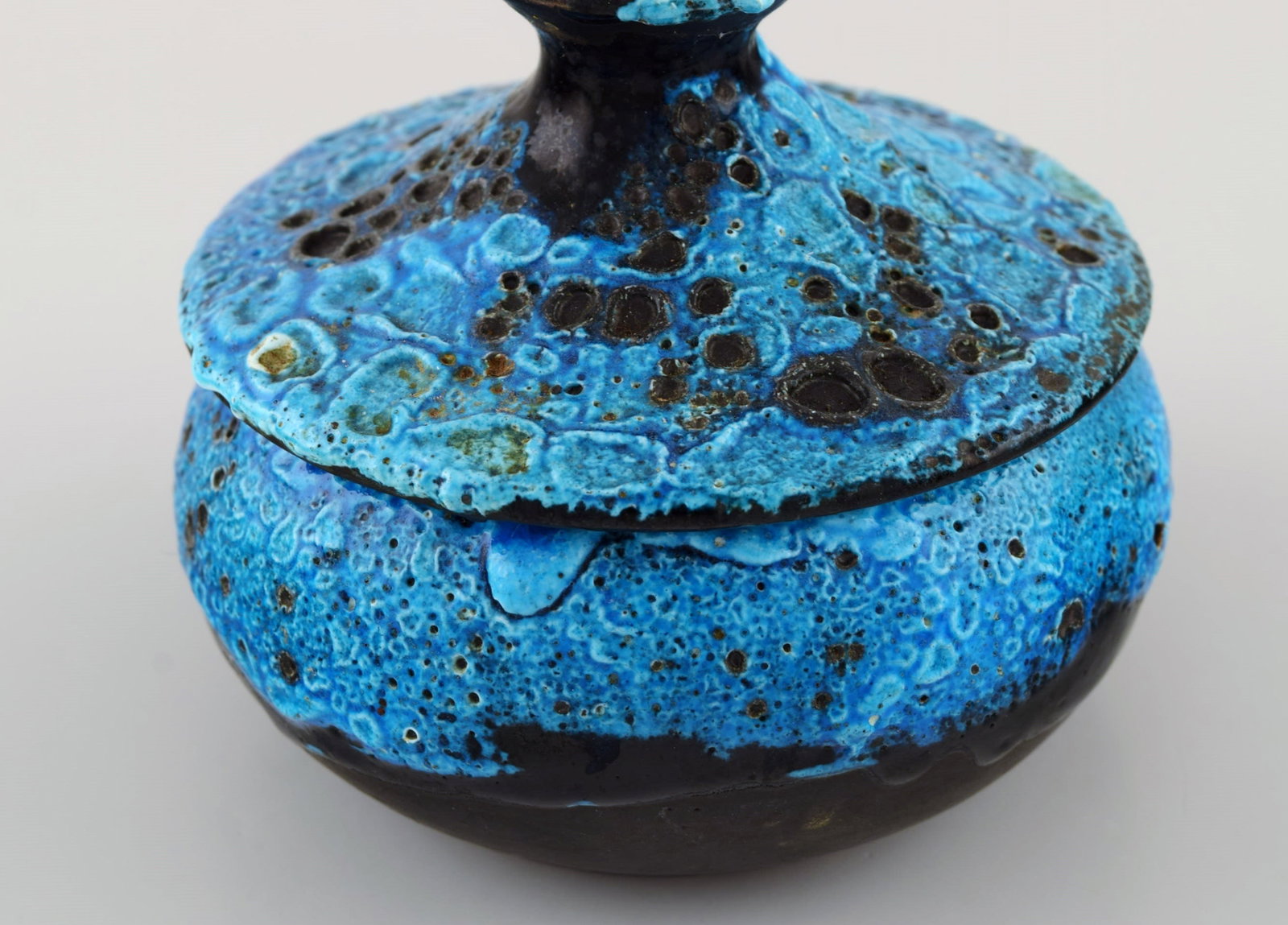 French ceramist. Unique coffee service in glazed stoneware. Beautiful glaze in light blue shades. - 8