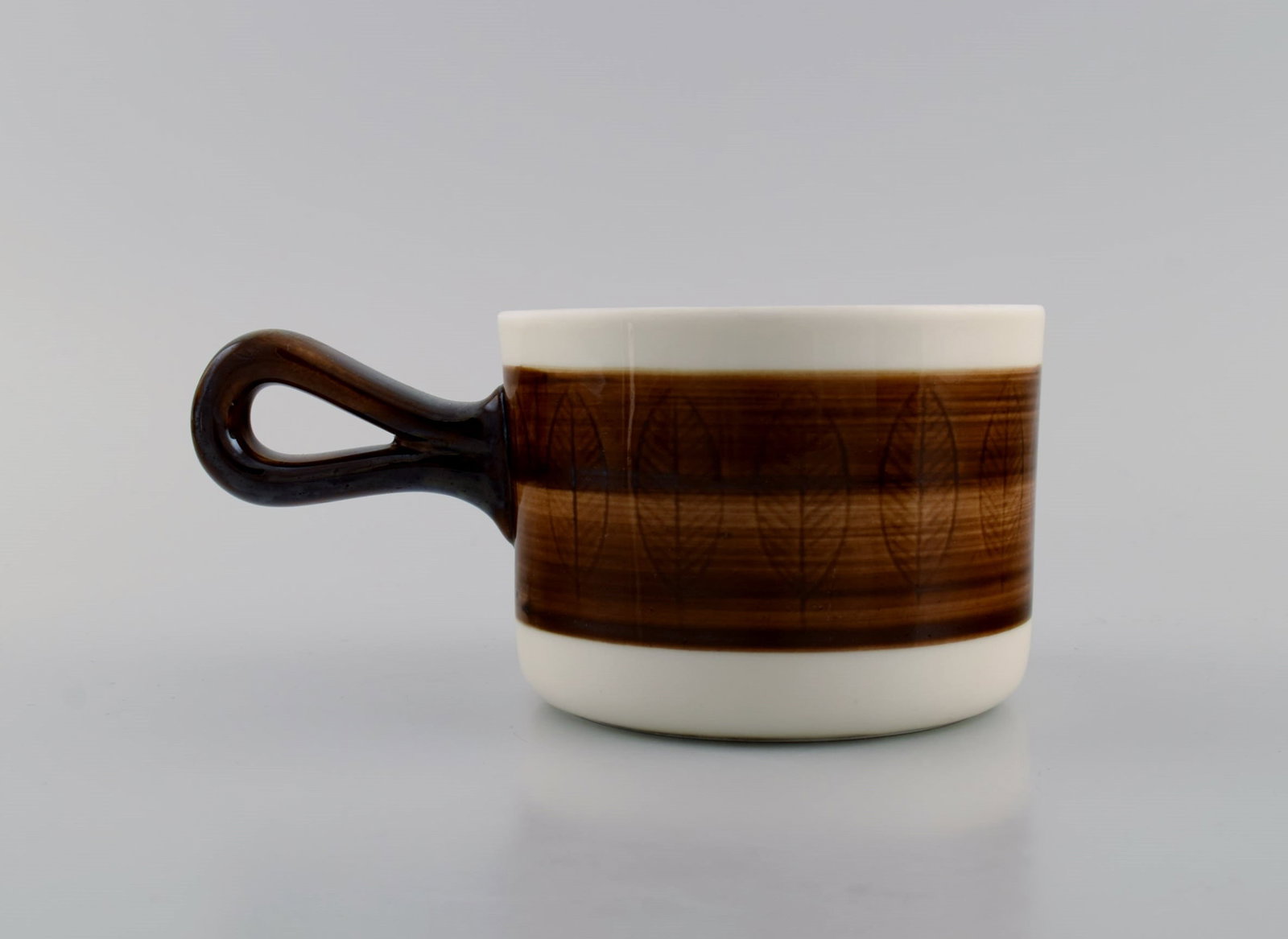 Hertha Bengtson (1917-1993) for Rörstrand. Koka bowl and sauce jug in glazed stoneware. 1960s. - 2