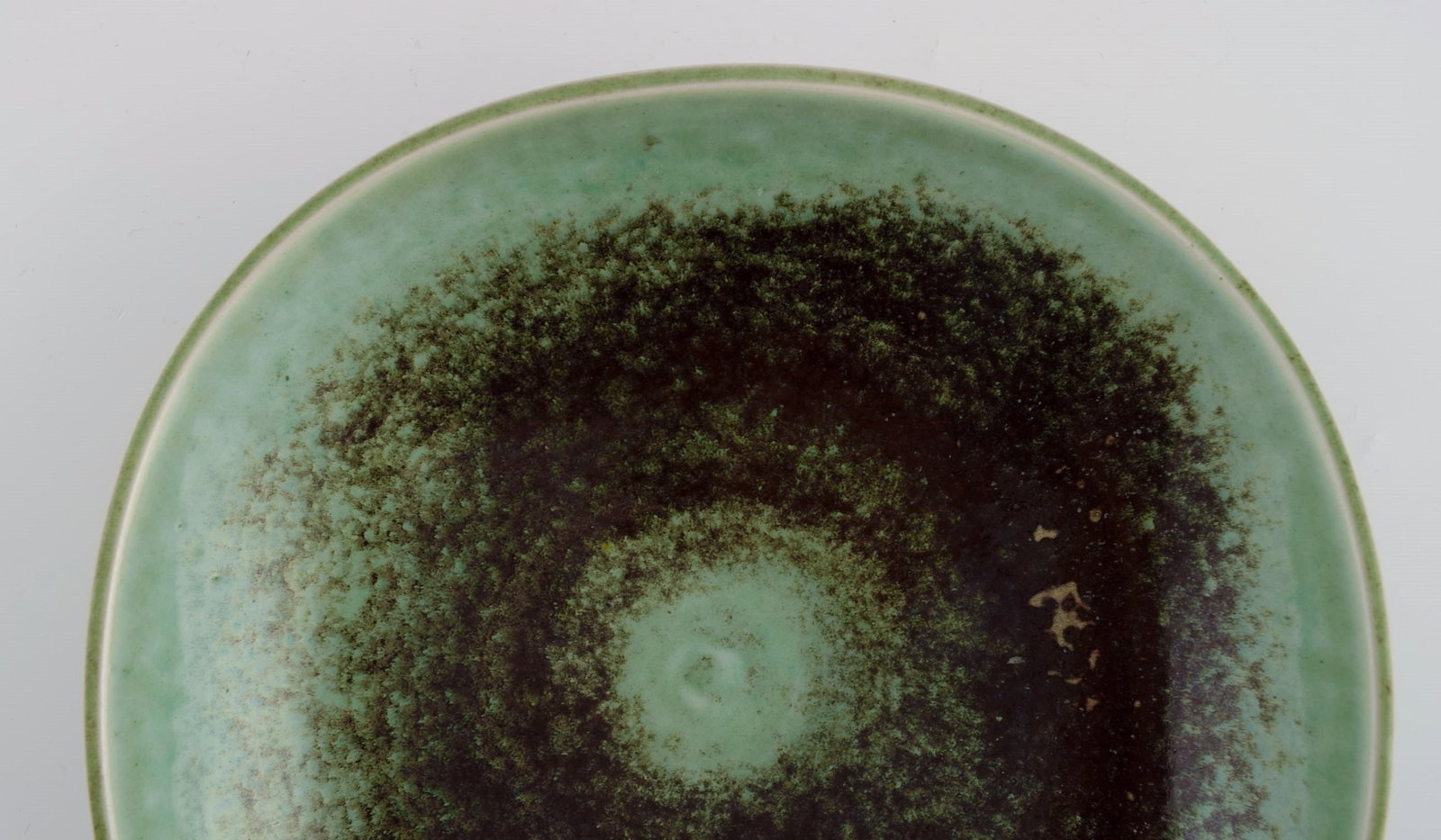 Berndt Friberg (1899-1981) for Gustavsberg Studiohand. Bowl on foot in glazed ceramics. Beautiful - 2