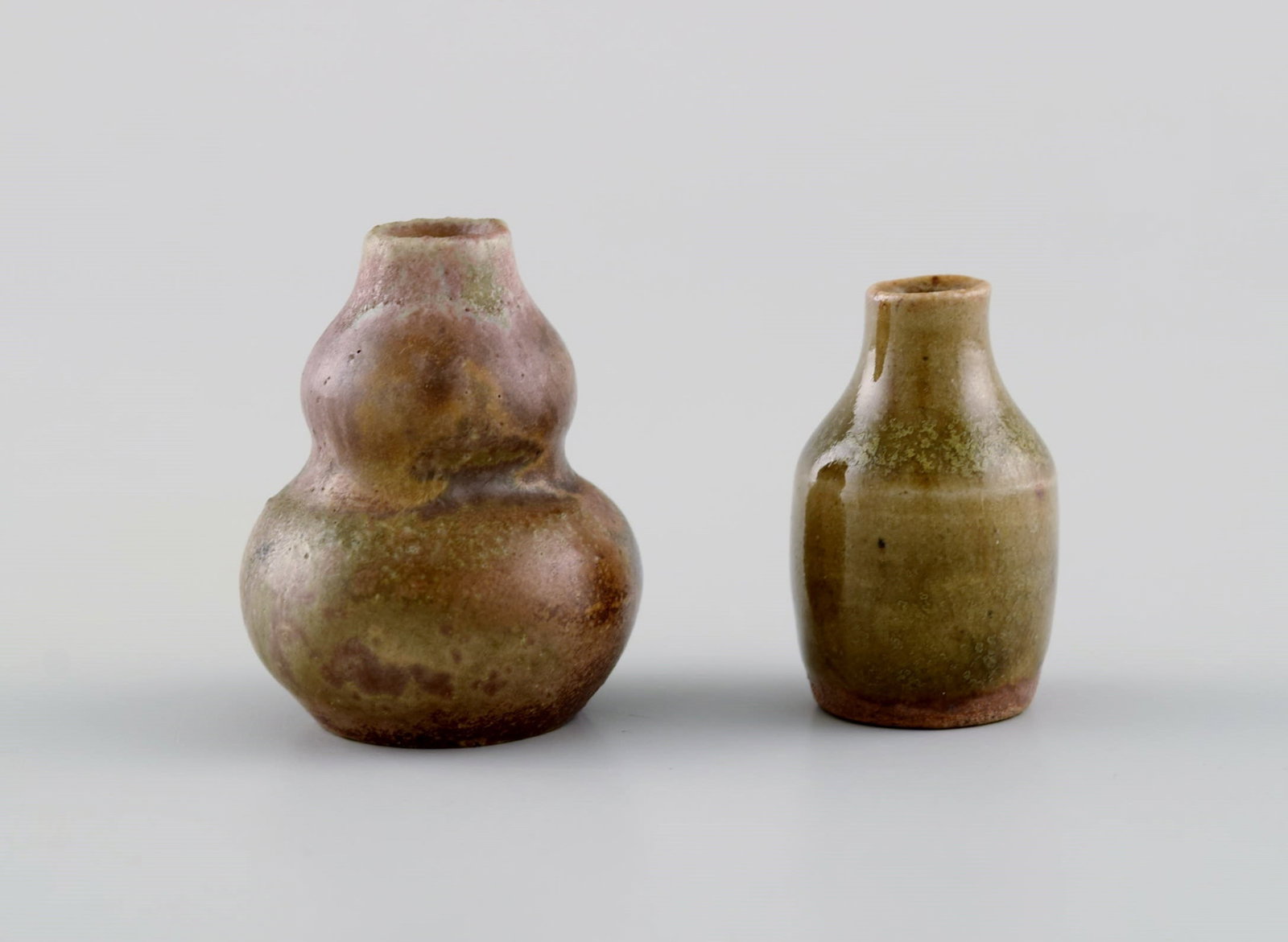 Six Belgian miniature vases in glazed ceramics. Mid-20th century. - 6