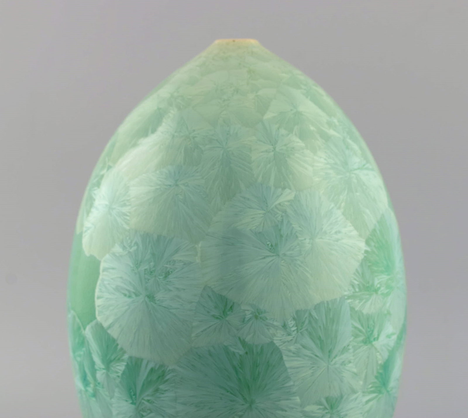 European studio ceramicist. Vase in glazed stoneware. Beautiful crystal glaze in turquoise shades. - 4