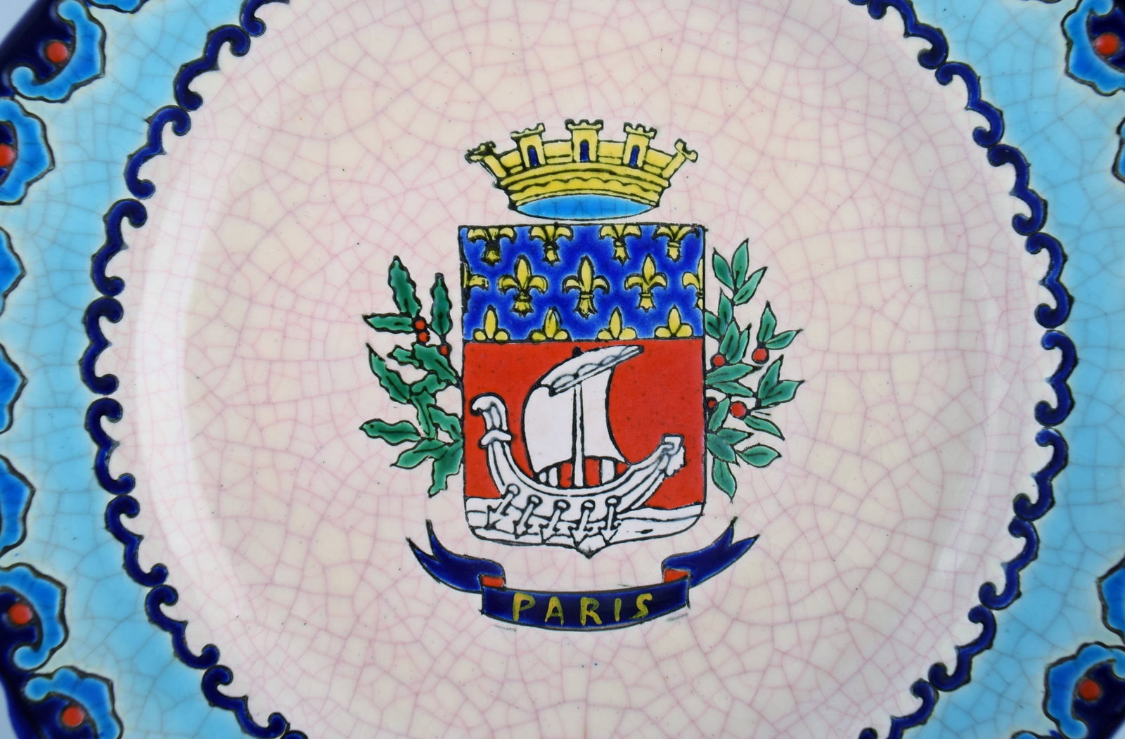 Longwy, France. Art deco plate in glazed stoneware with hand-painted Parisian coat of arms and - 2