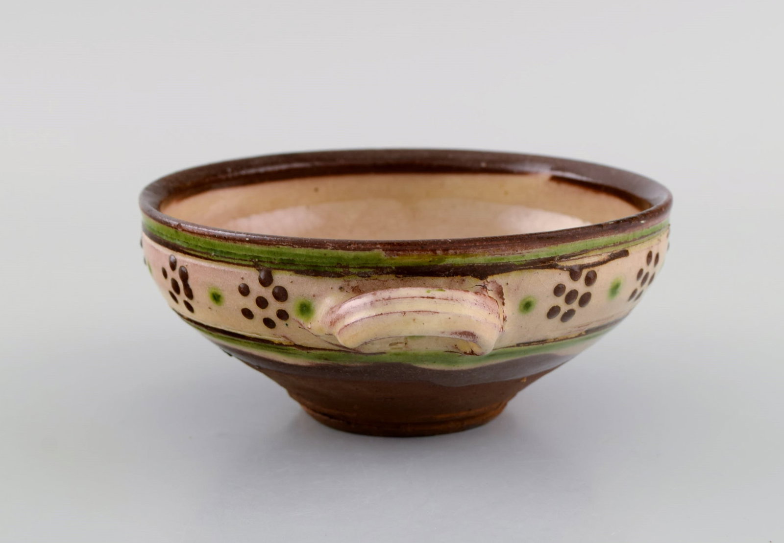 Gutte Eriksen (1918-2008), own workshop. Ear bowl with handles in glazed stoneware. Danish design, - 5