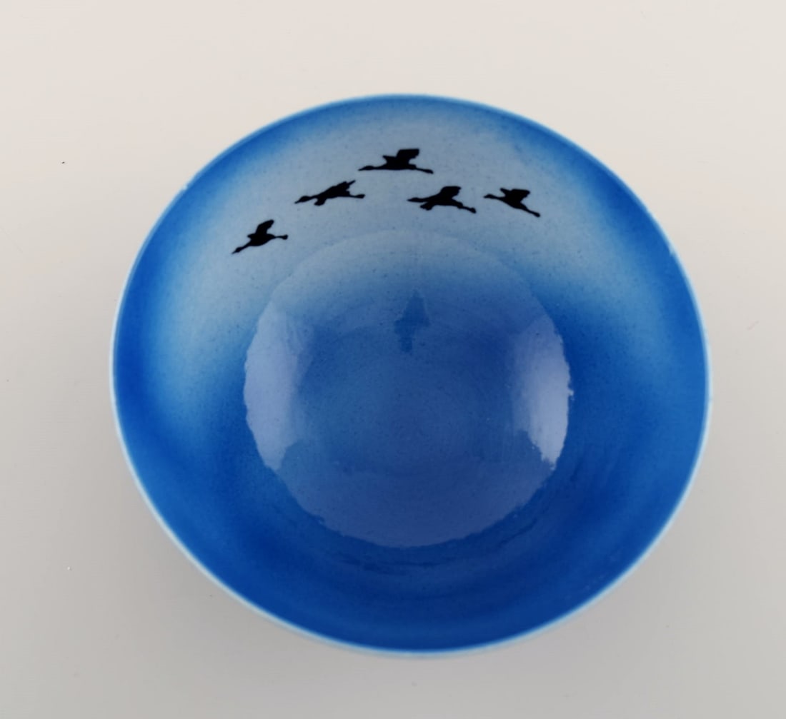 Sven Wejsfelt (1930-2009), Gustavsberg Studiohand. Unique bowl in glazed ceramics with hand-painted - 5
