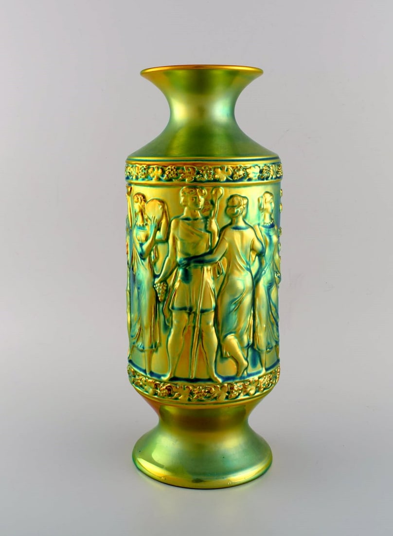 Unique Zsolnay vase in glazed ceramics. Beautiful eozin glaze. International exhibition of - 2