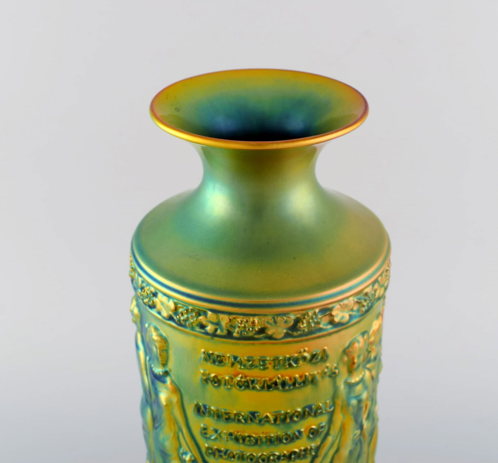 Unique Zsolnay vase in glazed ceramics. Beautiful eozin glaze. International exhibition of - 4